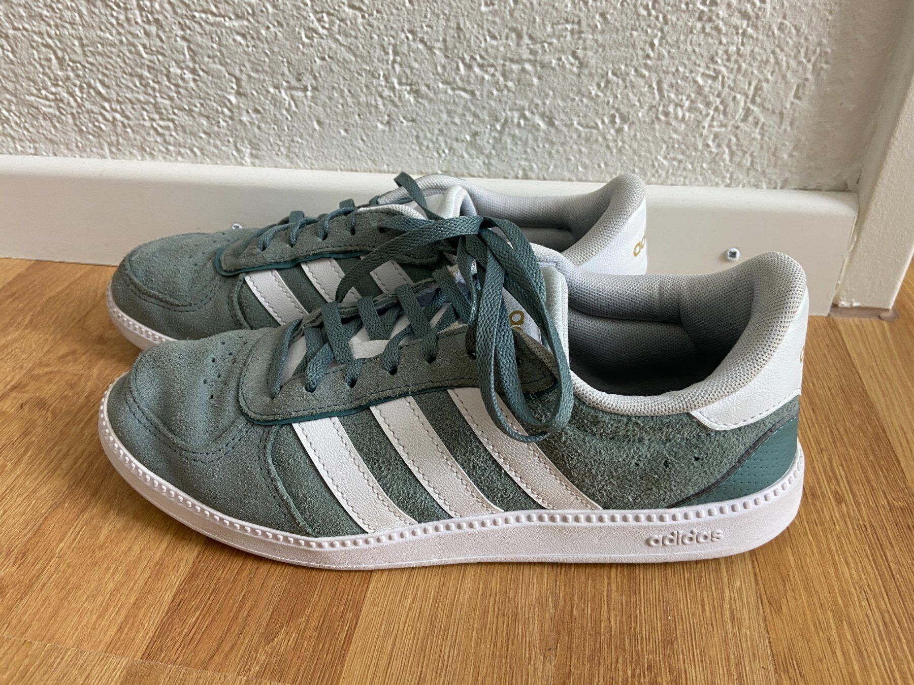 Adidas Scarpe per ragazze: Adidas Sneackers, Gr. 38 – Usato da Ehrendingen venduto da CalvineT