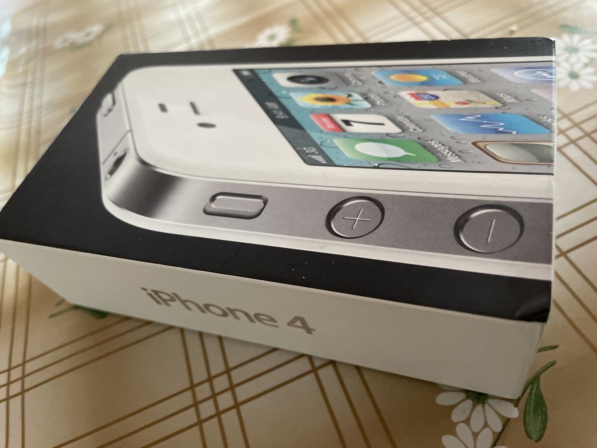 Apple Handys / Smartphones: iPhone 4   In Original-Verpackung. Top Zustand – Gebraucht aus Wohlen AG von NincoA-Z 3