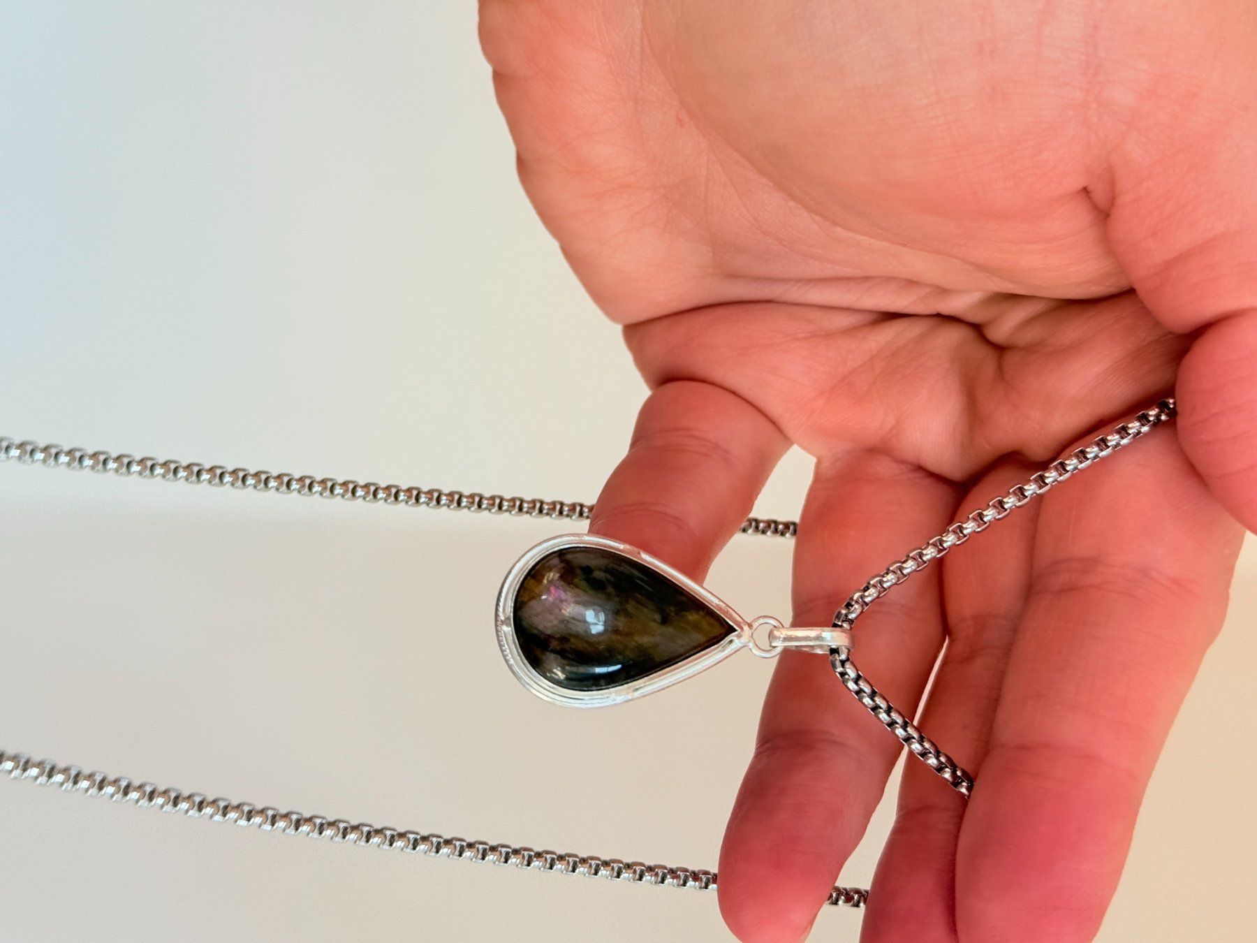 Colliers: Collier vintage avec pendentif en larme ✨ – Neuf avec emballage d'origine à Genève par AGBERG 8