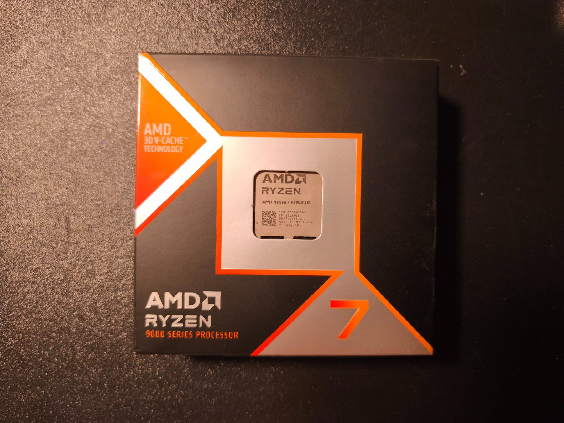 Amd Elektronikbauteile: AMD Ryzen 7 9800X3D – Gebraucht aus Hüttikon von Deguetist