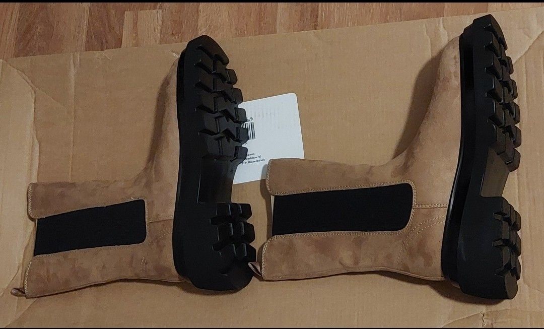 Damenschuhe: Stiefel – Neu und originalverpackt aus Wislikofen von Ana.Gomes 1