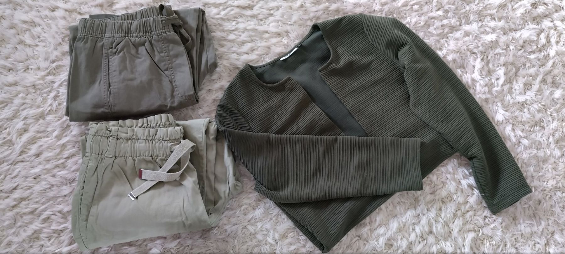 Zara Lotti di vestiti: Kleiderpaket 2 Hosen & 1 Jacke – Usato da Zürich venduto da Mokile