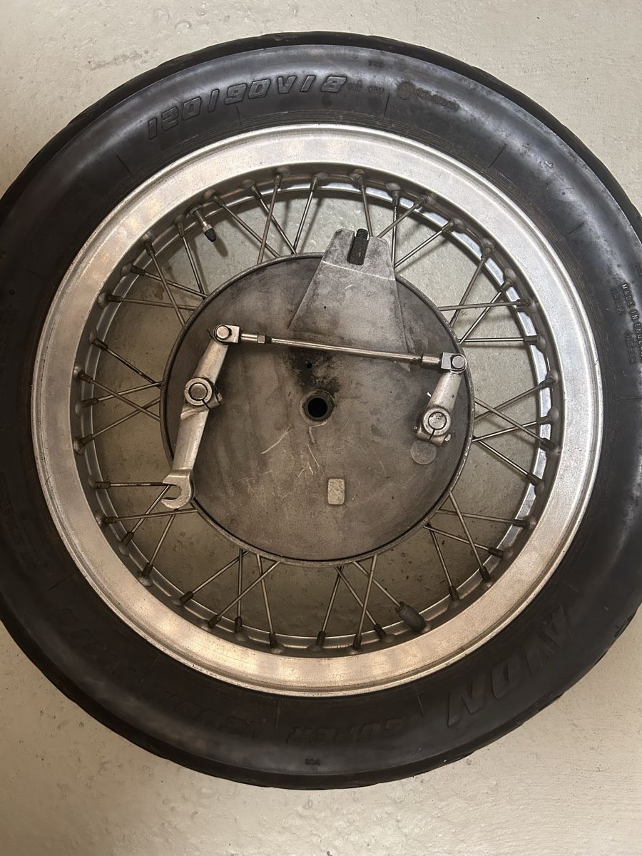 Pneumatici & Ruote complete: Moto Guzzi V7 850 GT Hinterrad 1973 – Usato da Fällanden venduto da E51 7