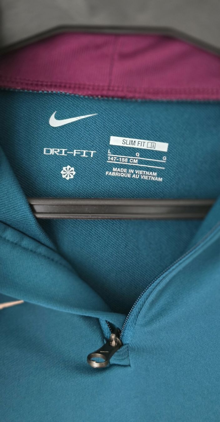 Nike Scarpe, pantaloni & magliette da ginnastica: Sweatshirt Nike PSG 24/25 taille 158 – Usato da Genève venduto da MariaS2 3