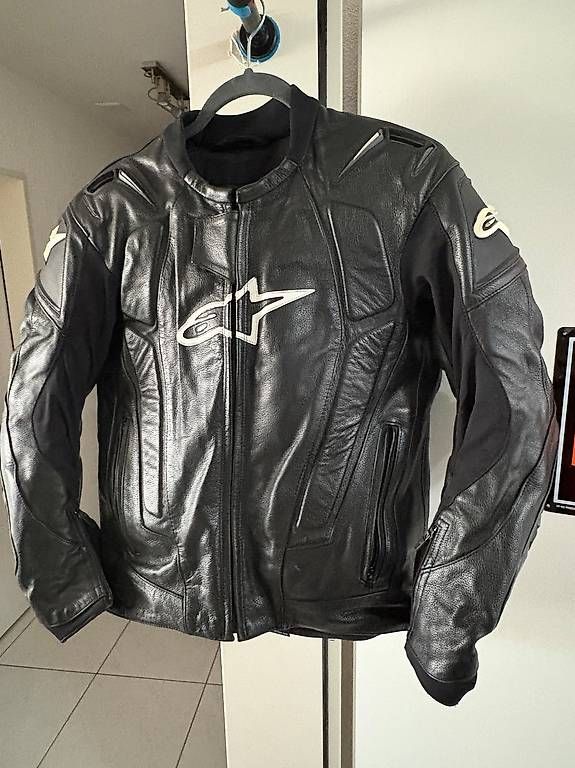 Alpinestars Jacken: Alpinestars Motorrad Lederjacke RennjackeTöff – Gebraucht aus Niederhasli von Dbescht 1