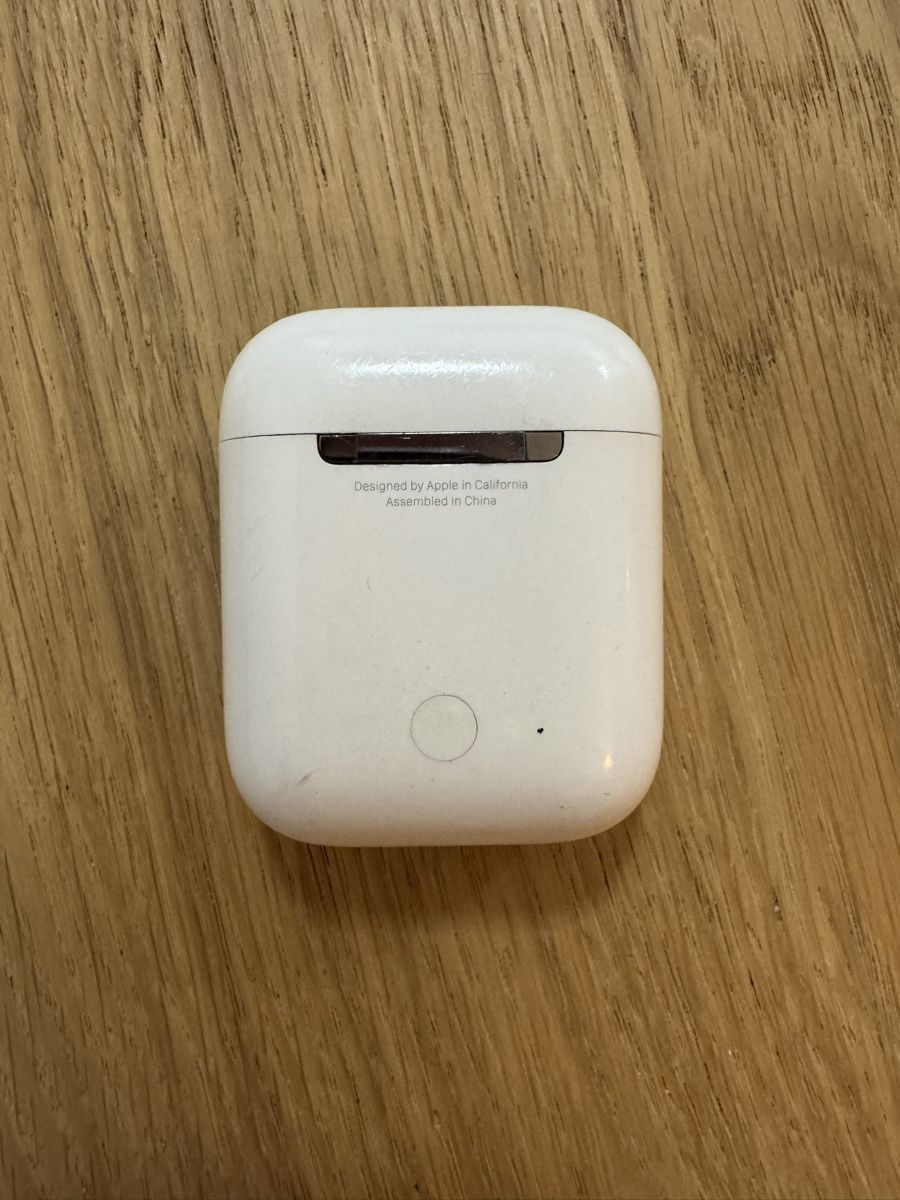 Apple Kopfhörer: Boîtier AirPods  – Gebraucht aus Nyon von loris305 2