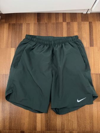 Nike Laufshorts Herren dunkelgrün Grösse M guter Zustand