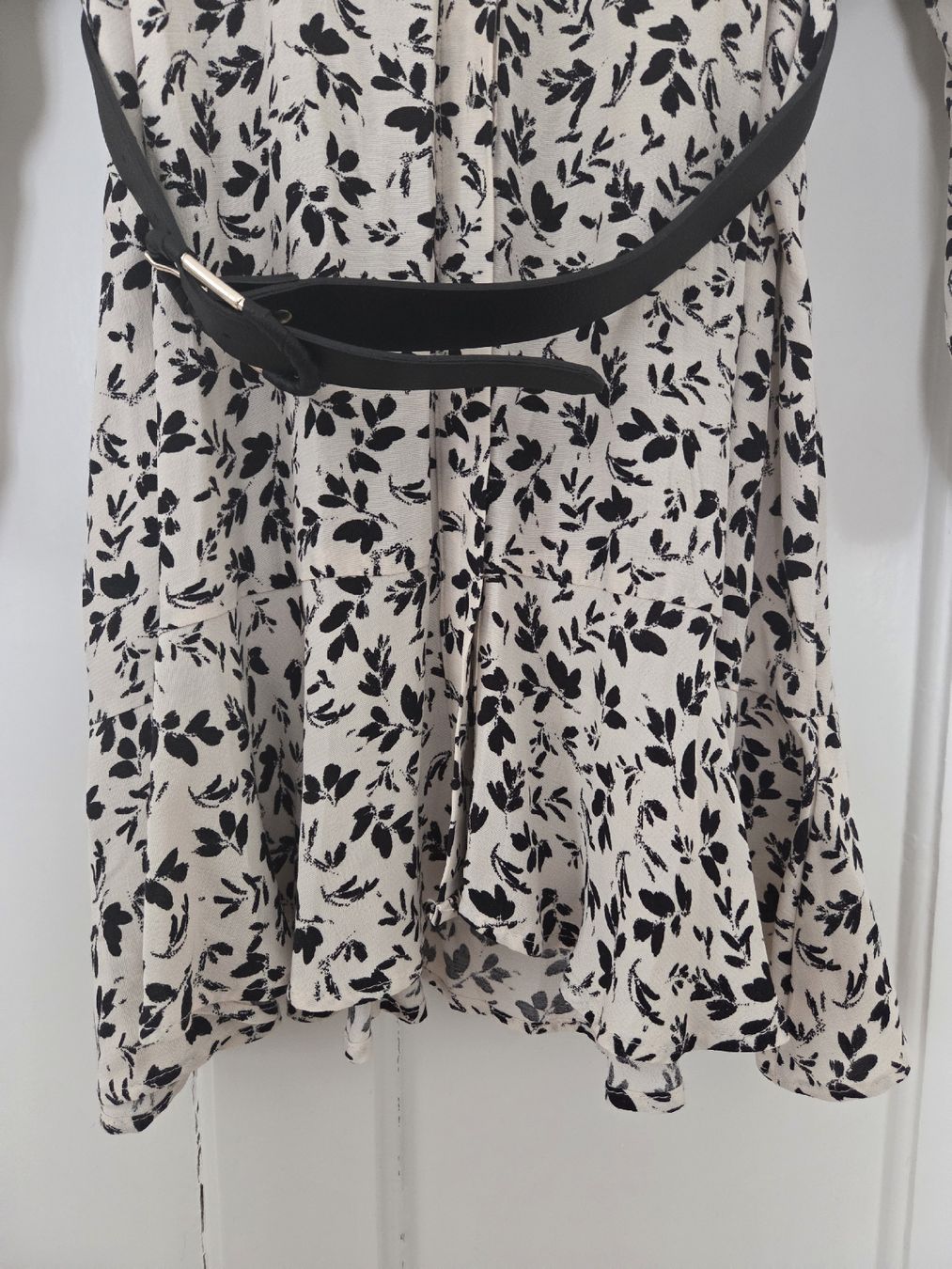 Zara Vestiti: Kleid mit Blumenmuster - ZARA Gr. S – Nuovo (secondo la descrizione) da Zürich venduto da vec_6r9d 5
