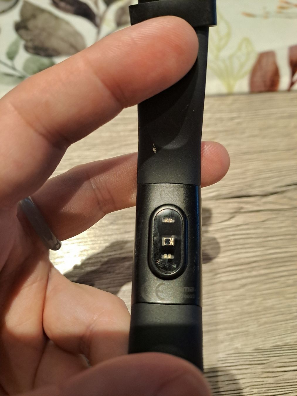 Hama Smartwatch: Fitnesstracker Hama mit integriertem USB – Usato da Bettlach venduto da hexe76 1