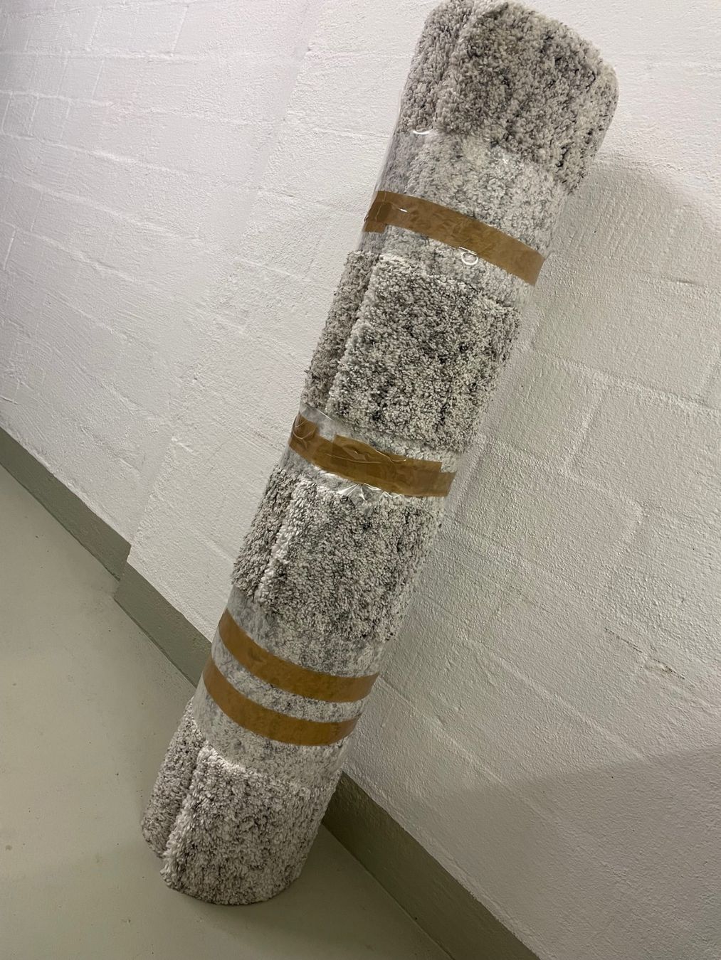 Teppiche: 1 TEPPICH WEICH LÄUFER KLEIN – Gebraucht aus schaffhausen von gka_96cv 3