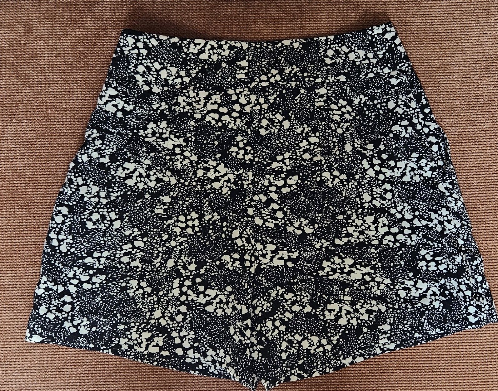 H&M Pantaloni: Shorts / kurze Hose Grösse 38 – Usato da Rombach venduto da ThriftBetter 3
