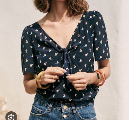 Sézane Bluse Gr. 34 (wie S) 100% Seide mit Blumenmuster Top