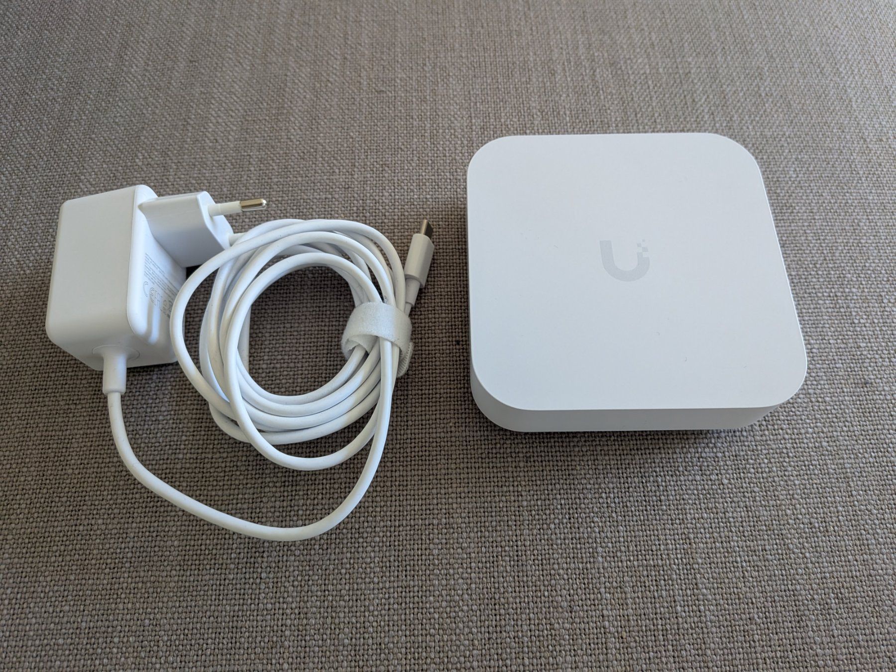 Ubiquiti Modem & Router: Unifi Gateway Lite, mit Netzteil – Usato da Zürich venduto da Grendl 2