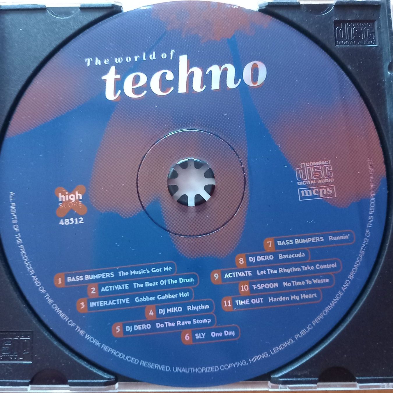 CD: The World of Techno – Usato da Ganterschwil venduto da zaz_h9b6 1