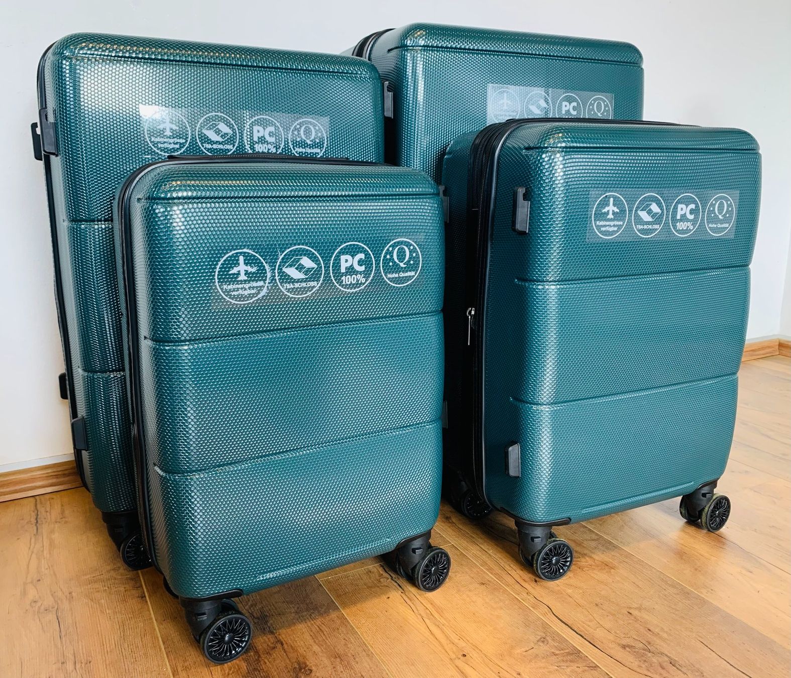 Valigie: 4 teiliges Koffer Polycarbonat gateBAG BUNDLE GRÜN NEU – Nuovo e nell'imballaggio originale da Bergdietikon venduto da shopAgent 5
