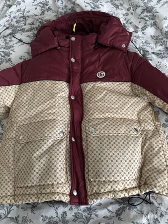 Gucci GG Supreme Daunenjacke – Neu mit Etikett | Ungetragen