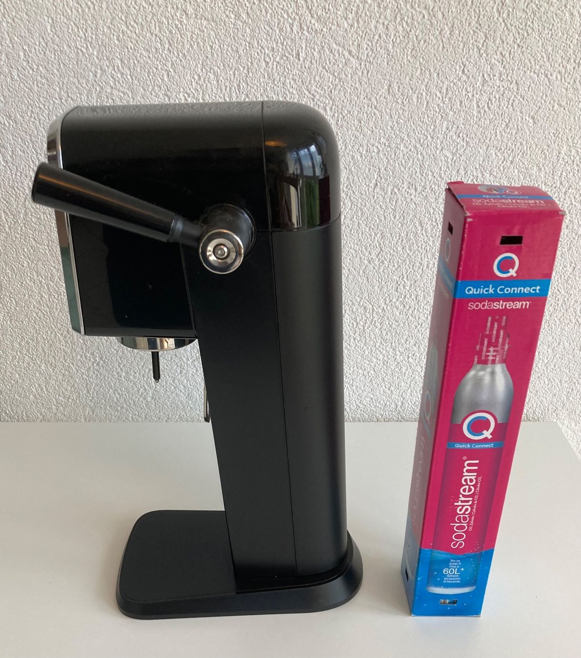 Sodastream Elettrodomestici da cucina: SodaStream mit 2 Zylinder – Usato da Bern venduto da yla_88nl
