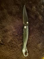 Schwarzes Taschenmesser