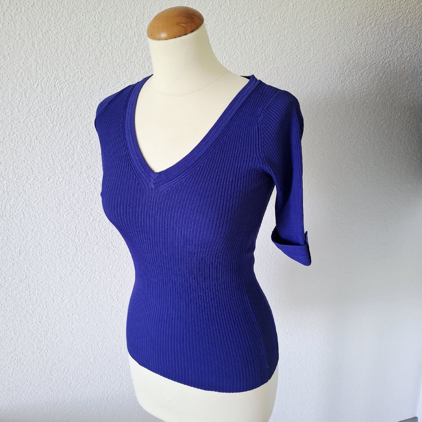 Mango T-shirt: MNG Strickpullover V-Ausschnitt lila/blau Grösse S – Usato da Emmen venduto da Tigerlady 7