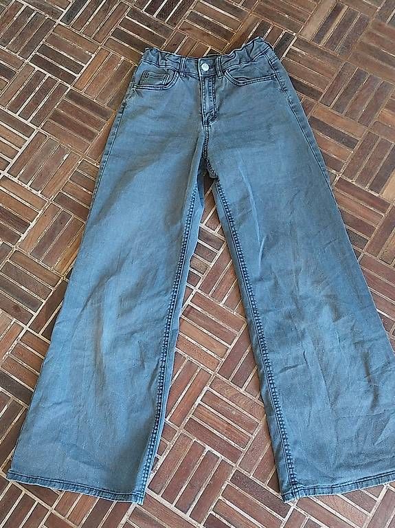H&M Pantaloni: Dunkelgraue Jeans – Usato da Rapperswil BE venduto da AndreaReist 2