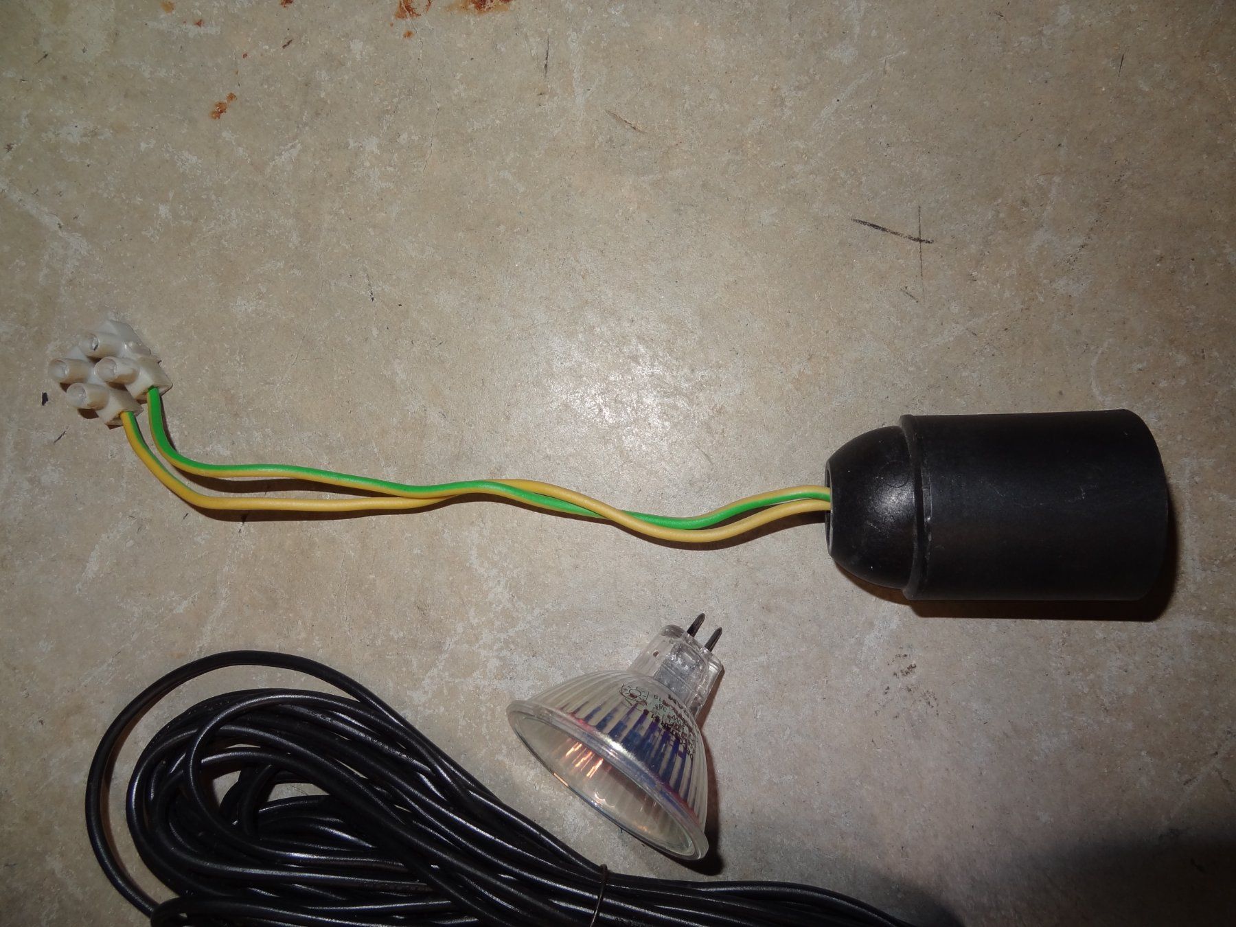 Lampade: Lampe halogène OSRAM avec douille et câble, bon état – Usato da Satigny venduto da salvatore73 4