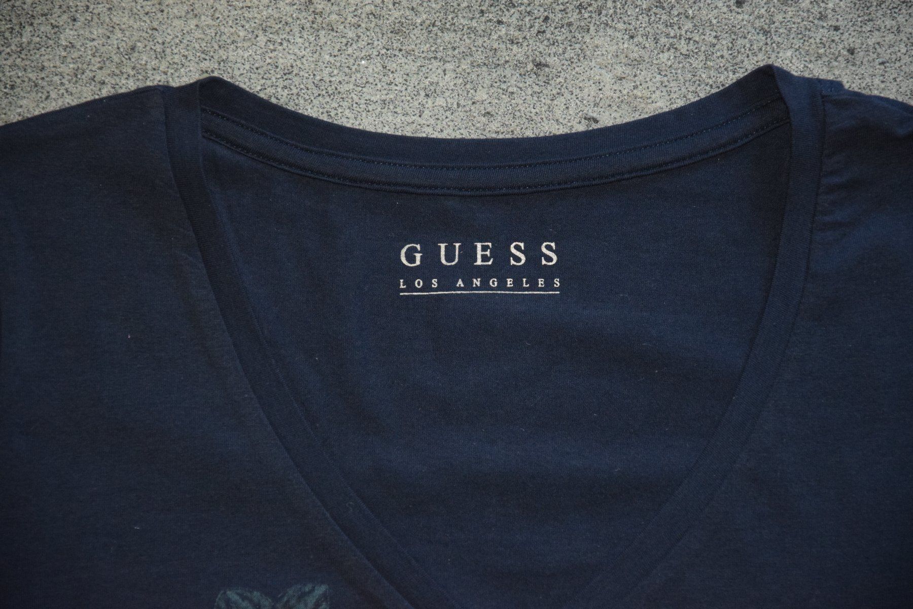 Guess T-Shirts: Damen Guess T-shirt gr. L – Gebraucht aus Mezzovico von finsteraar 2