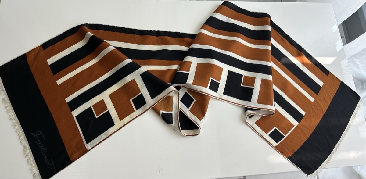 Foulard & Sciarpe: Scarf Geometric Pattern Brown Black White Signature – Nuovo (secondo la descrizione) da Saland venduto da ele_vc96