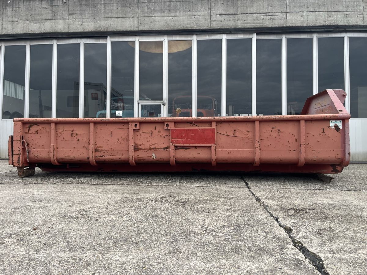 Conteneurs de construction: Abrollmulde Hackengerät – D'occasion à oberwil-lieli par dolomit01 3