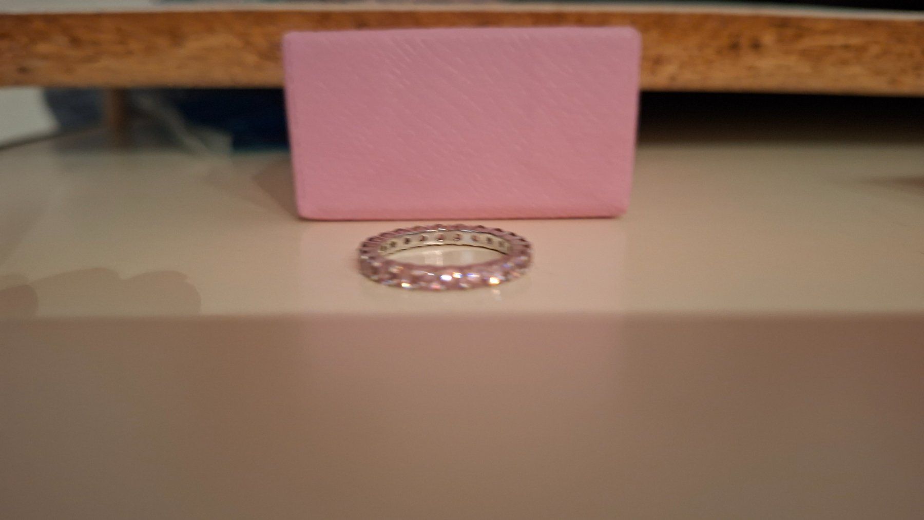 Swarovski Ringe: Swarovski Ring rosa infinity – Neu und originalverpackt aus Häfelfingen von Dayali