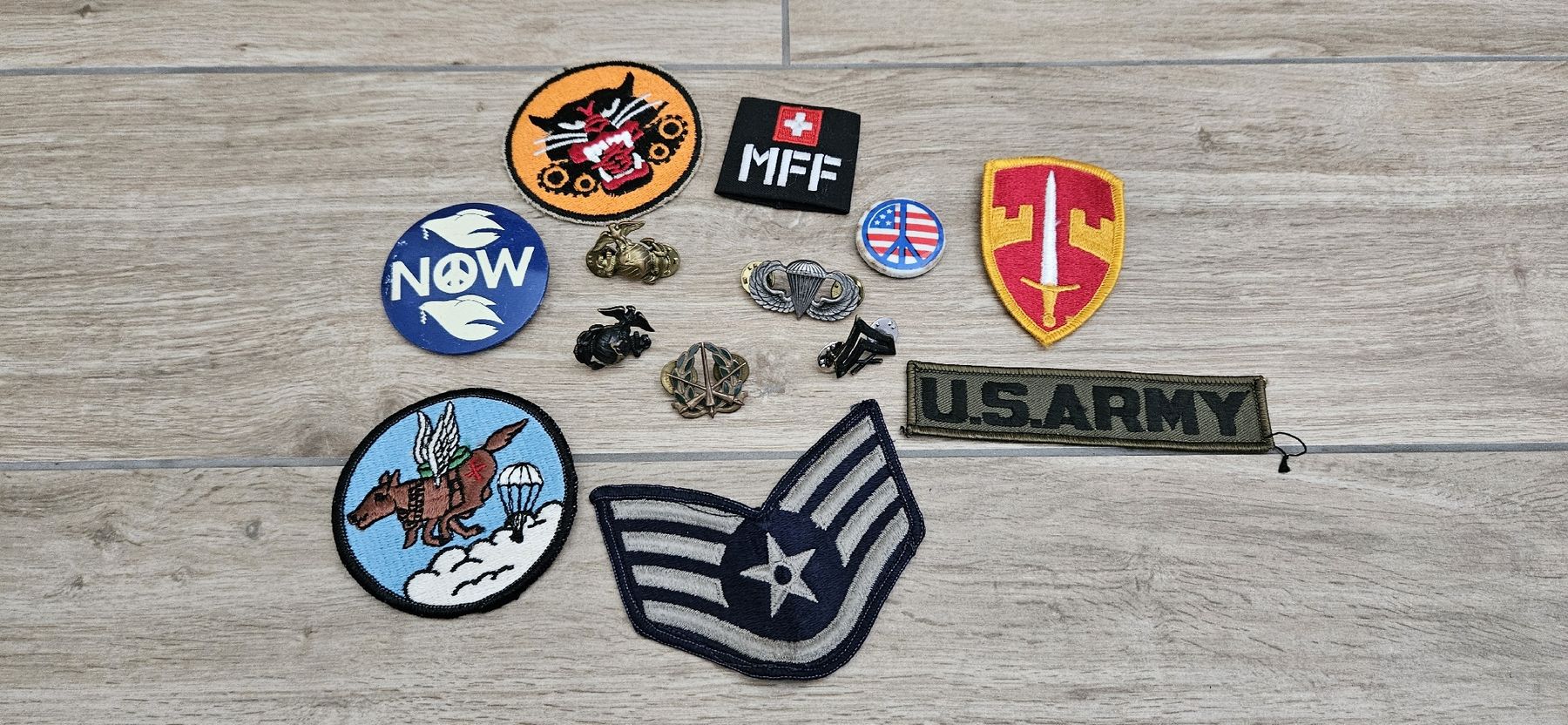 Placchette & Badge: lot insignes et pin's divers US et divers – Usato da Venthône venduto da piz_py9h