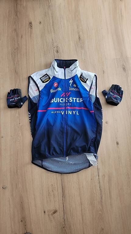 Lotti di vestiti: Radbekleidungsset Castelli Quickstep – Usato da Ruswil venduto da Ram79 2