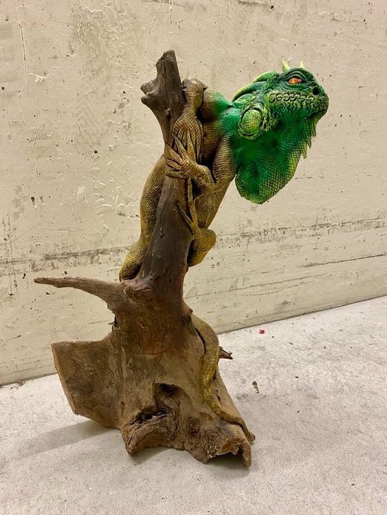 Sculture & Statue: Leguan auf Treibholz – Usato da Rickenbach ZH venduto da Insider-Boerse 2