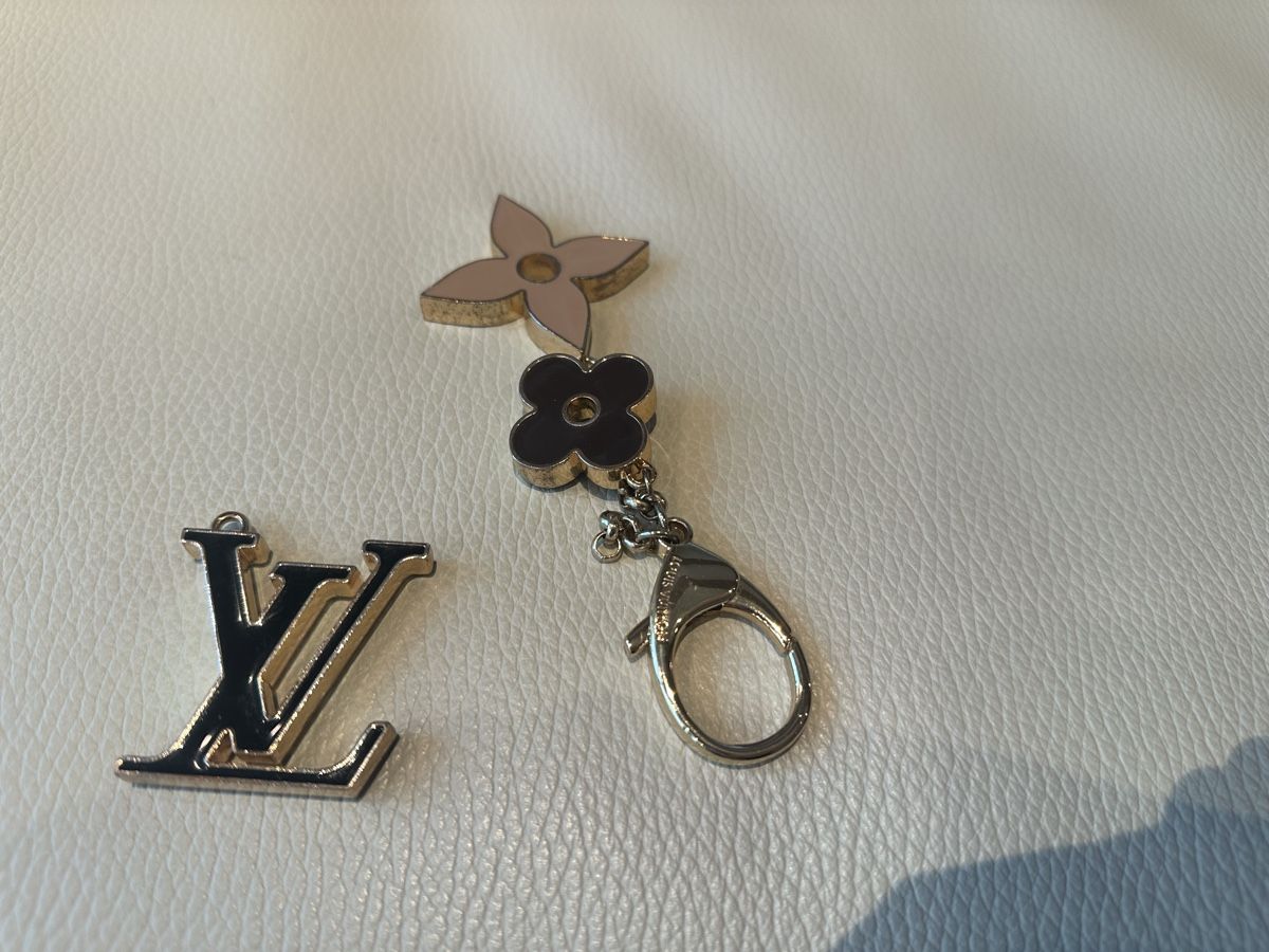 Portachiavi: Louis Vuitton Schlüsselanhänger – Usato da Luzern venduto da ariazalea 2