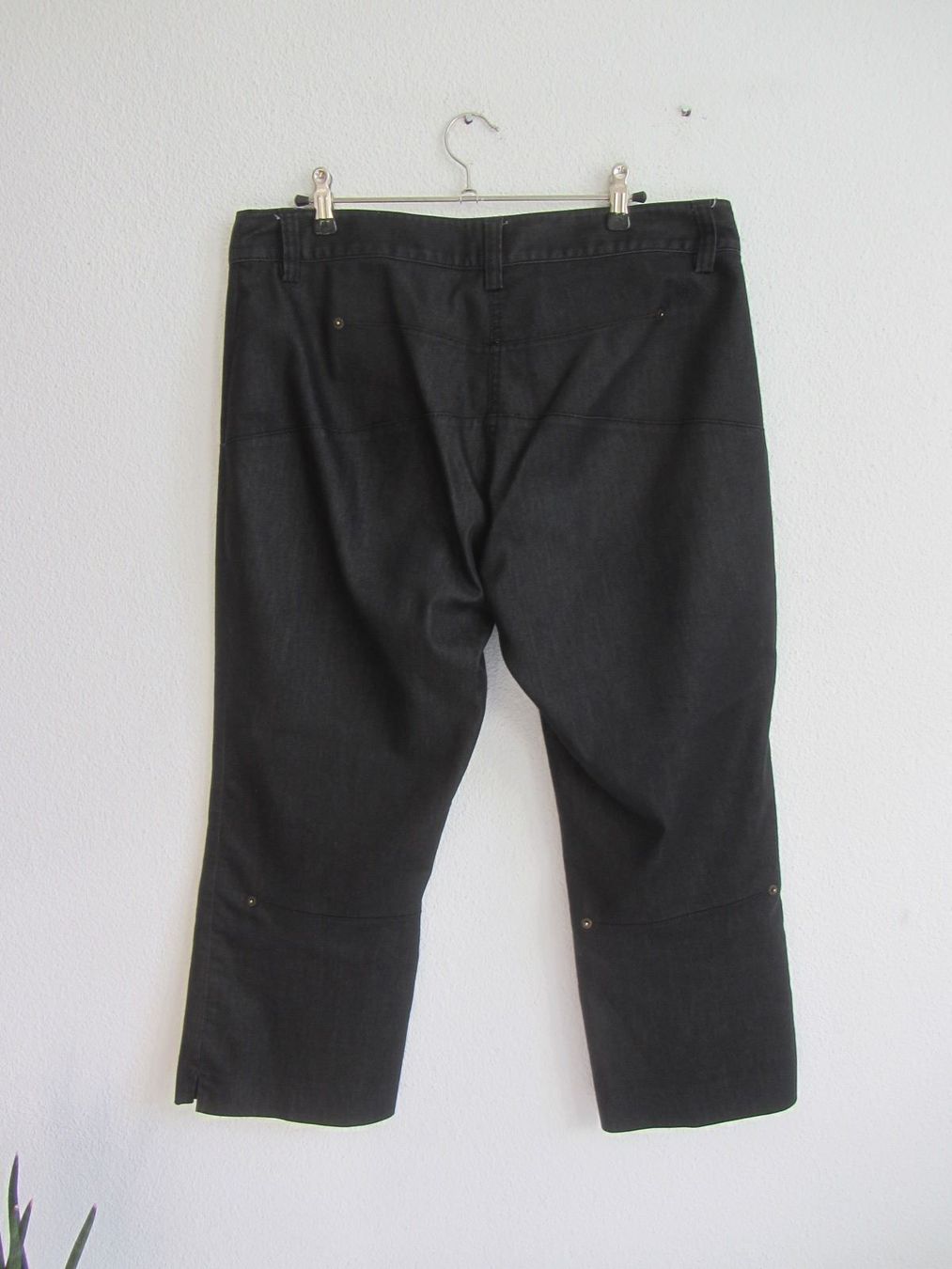 Jeans: HENNES - Jeanshose dunkel halblang 44 – D'occasion à Zürich par Diazaio 2
