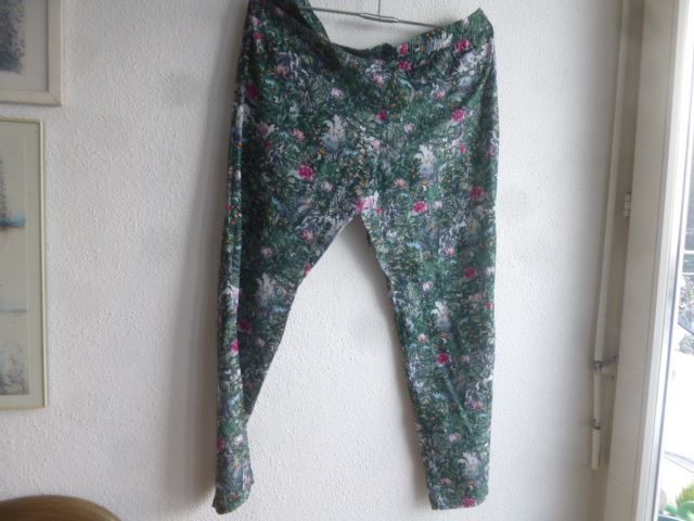 Hosen: Hose bunte Blumen H&M Gr, L NEU – Neu (gemäss Beschreibung) aus Hinwil von Glasperlen