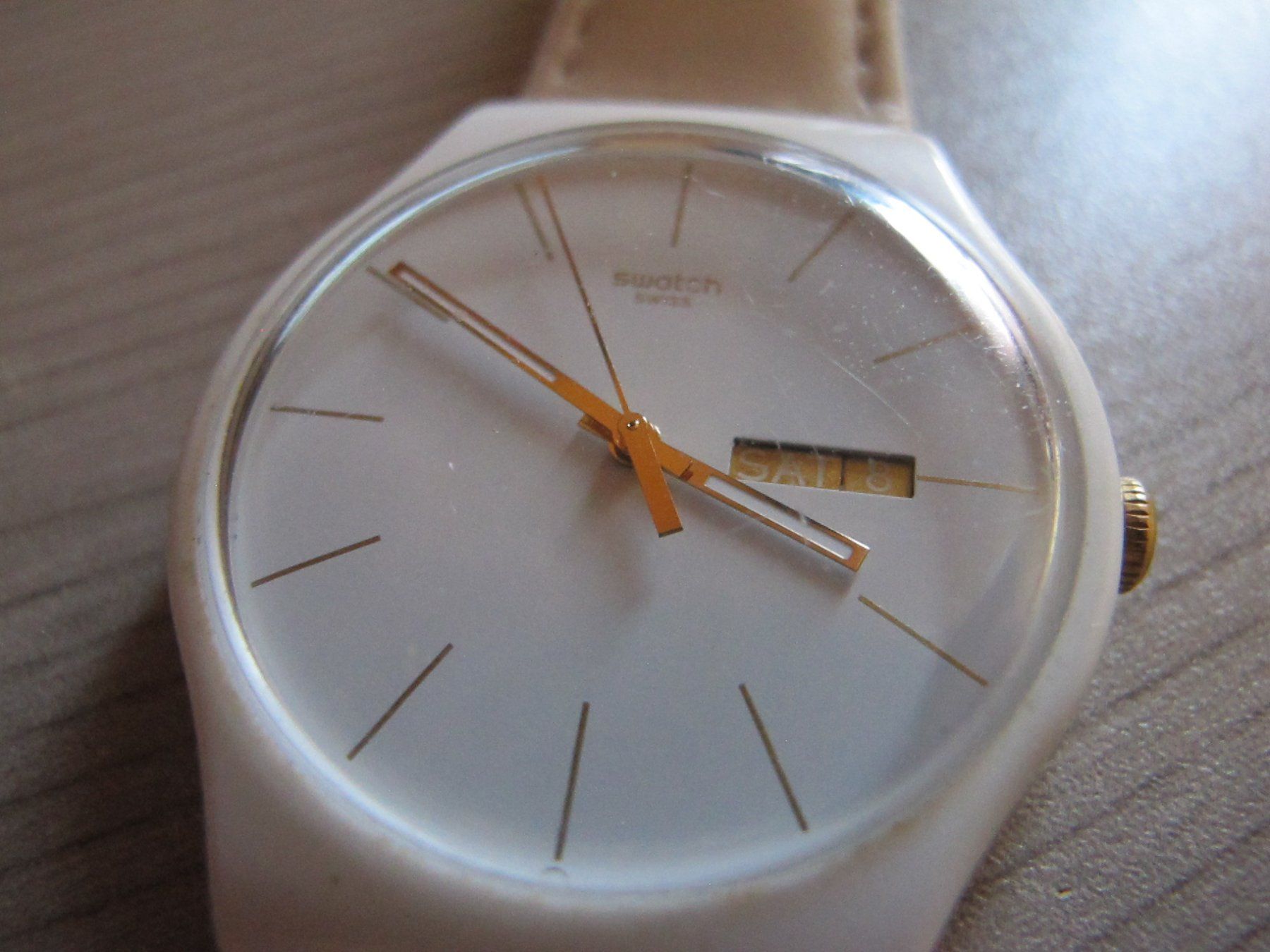 Swatch Uhren: SWATCH GENT WHITE REBEL TAG-DATUM Läuft GENAU – Gebraucht aus Altnau von LinaAuktion 1