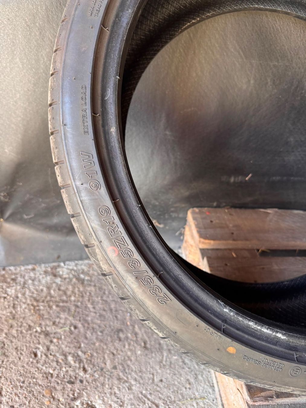 Pneumatici & Ruote complete: Sommerreifen 235/35 R19 – Usato da Flawil venduto da ruz_9nzy 6
