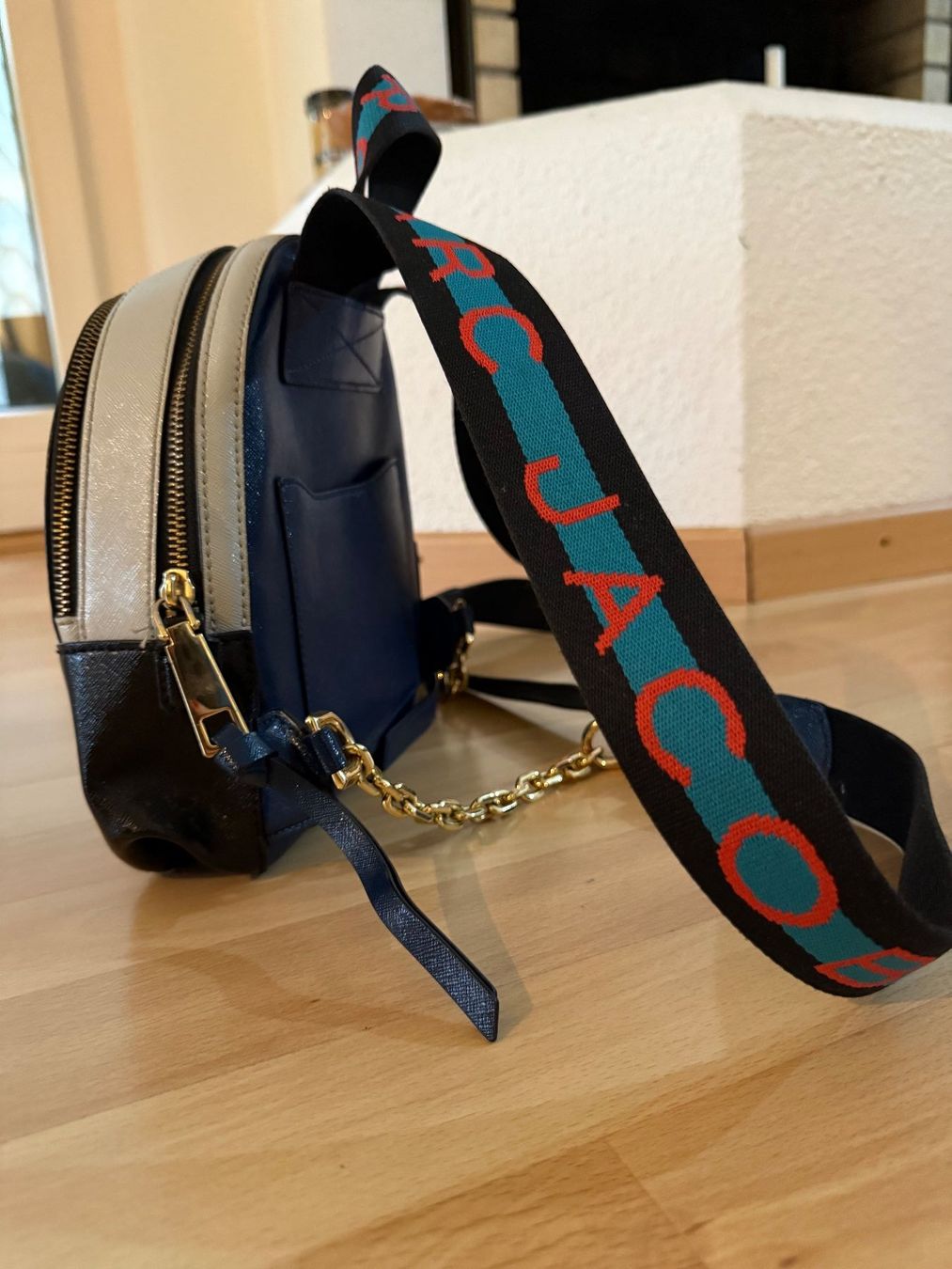 Marc Jacobs Rucksäcke: Marc Jacobs small bag – Gebraucht aus Kilchberg ZH von dib_b7k6 1