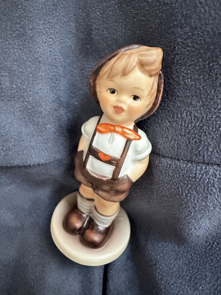 Hummel Statuette: 1994 Vintage Goebel Hummel Figur  #630 – Usato da Brig venduto da Invert 3
