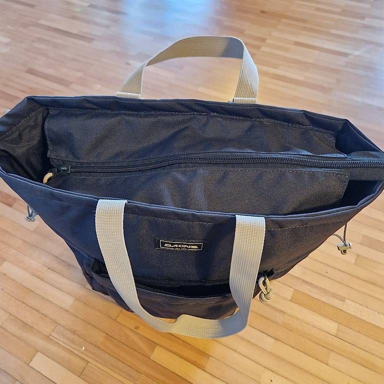 Zaini: Dakine Tasche Rucksack np 69 – Usato da Rümlang venduto da kar_6nzq 2