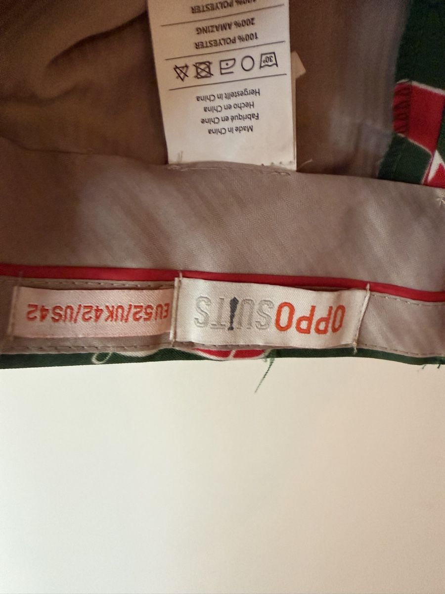 Oppo Anzüge: OppoSuits Anzug Grösse EU52, Weihnachtsmuster – Gebraucht aus Küsnacht ZH von ToddyGinger 5