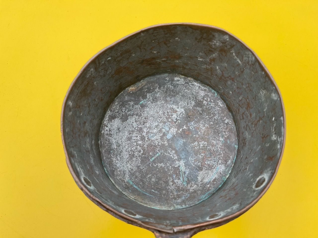 Töpfe: Antiker Bronze Kochtopf mit Stiel, ideal als Deko oder Gaspo – Gebraucht aus Winterthur von ing_pd8f 3