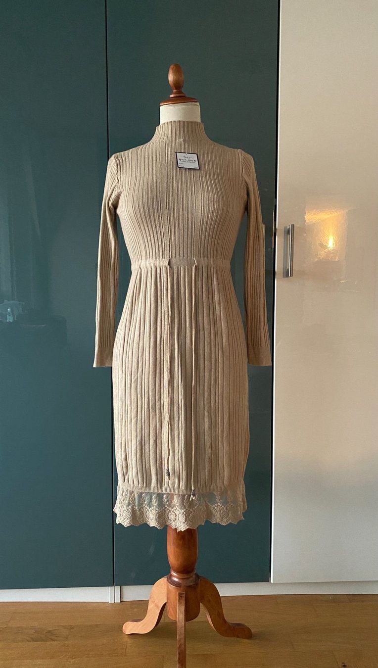 Vestiti: Strickkleid Beige Größe M – Usato da Duebendorf venduto da Alexandertreyer 1