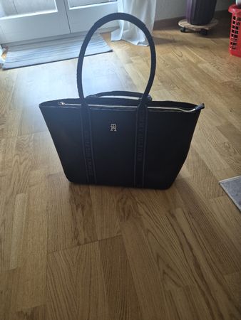 Tasche Tommy Hilfiger schwarz guter Zustand 45cm, neu