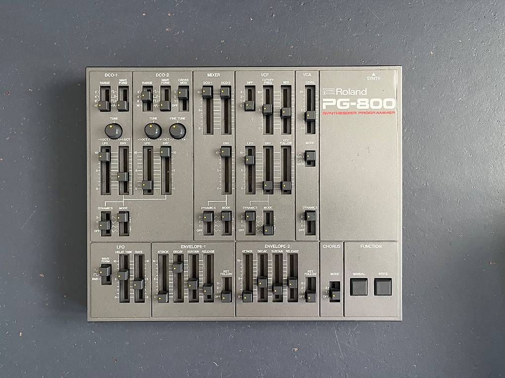 Roland Sistema di controllo: Roland PG-800 – Usato da Zürich venduto da Besije