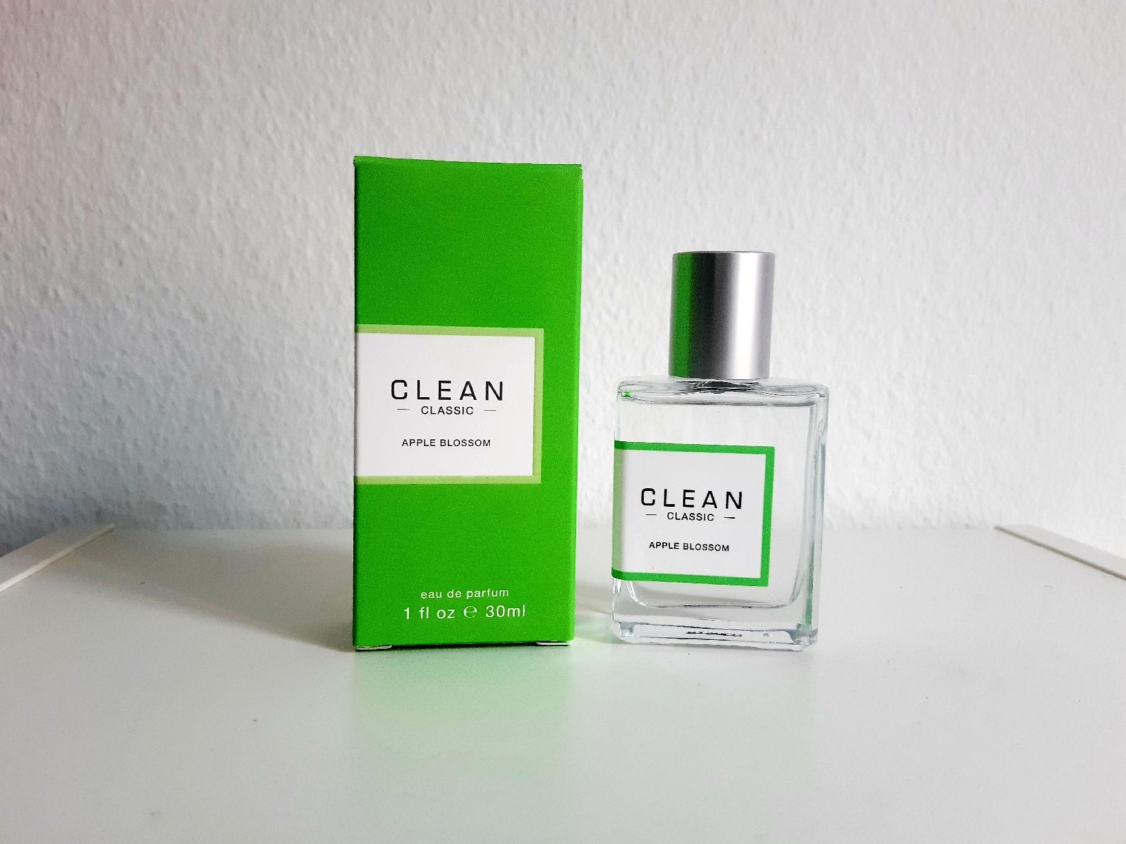 Clean Parfum & Eau de Toilette: CLEAN Classic Apple Blossom – Neu (gemäss Beschreibung) aus Winterthur von Je.