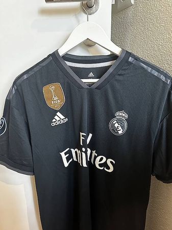 Real Madrid Trikot zu verkaufen.