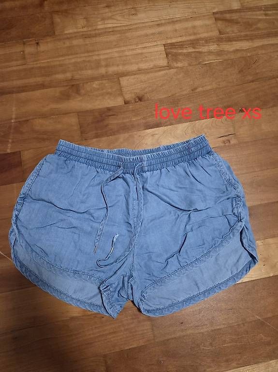 Pantalons: Kurze Hosen – D'occasion à Andelfingen par mad_2zbm 1