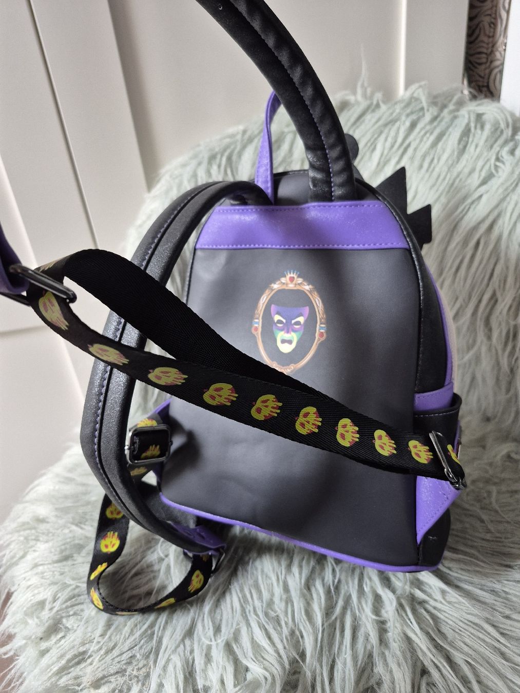 Loungefly Zaini: LOUNGEFLY - Sac à dos Méchante Reine – Usato da Riaz venduto da Murielbhs 2