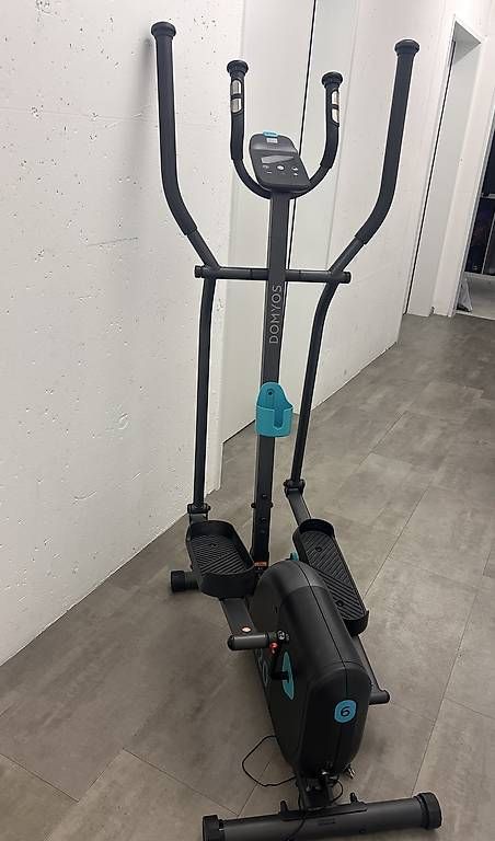 Hometrainer: Domyos Crosstrainer  neuwertig – Gebraucht aus Wohlen AG von lau_78gj